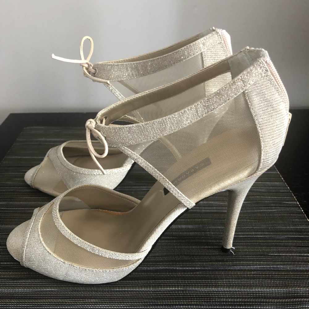 Size 10 Caparos Silver Heel